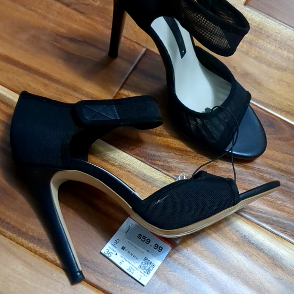 NEW with tag. Zara size 6 heels. Black. - Picture 4 of 7